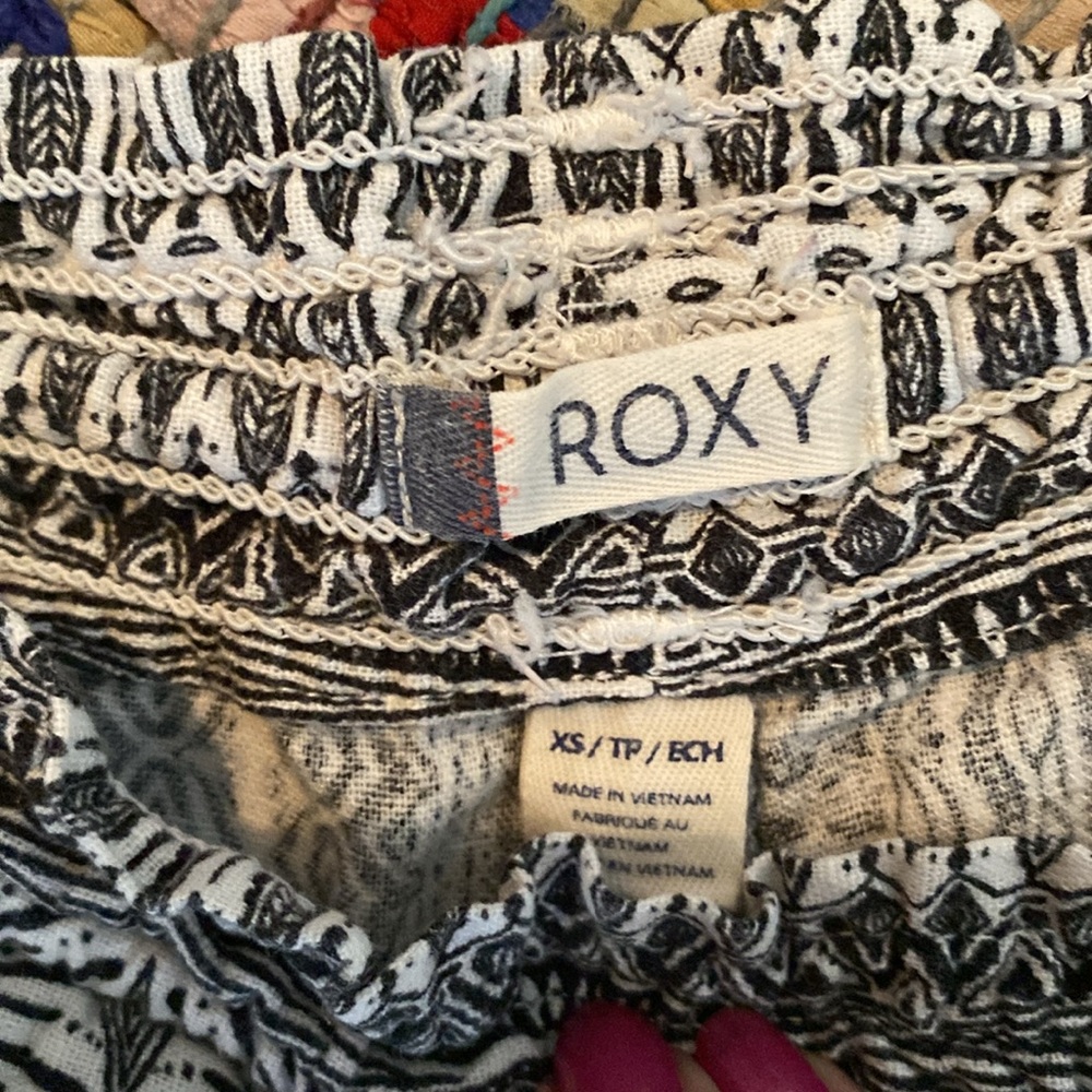 Cute ROXY Women’s board shorts XS - Picture 2 of 6
